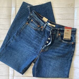 NWT Levi’s Wedgie Straight high rise 12 X Short W31 L28 Jeans